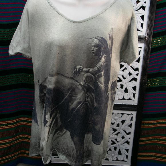 Native American Women WIth Horse Graphic Tshirt - Picture 1 of 6